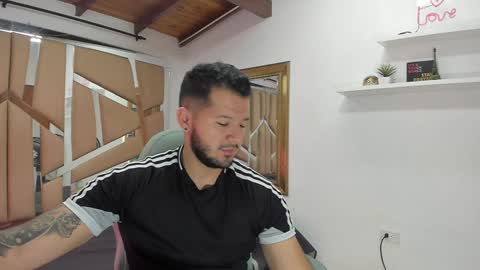 Snapshot of mr_mikee_ chatting on 23, 1, 2025 MIKEE online show from 23, 1, 2025