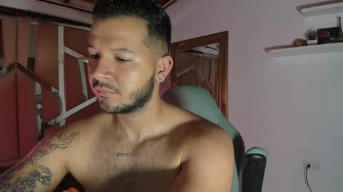 Snapshot of mr_mikee_ chatting on 1, 2, 2025 MIKEE online show from 1, 2, 2025