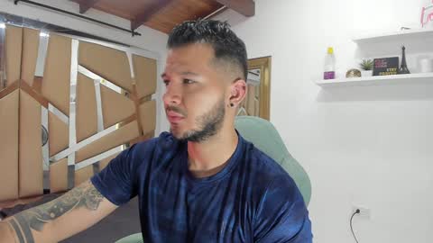 Snapshot of mr_mikee_ chatting on 8, 2, 2025 MIKEE online show from 8, 2, 2025
