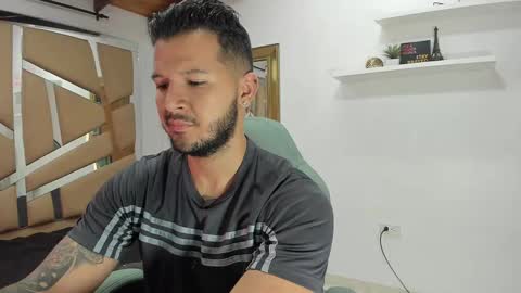 Snapshot of mr_mikee_ chatting on 15, 2, 2025 MIKEE online show from 15, 2, 2025