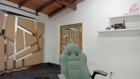 Snapshot of mr_mikee_ chatting on 19, 2, 2025 MIKEE online show from 19, 2, 2025