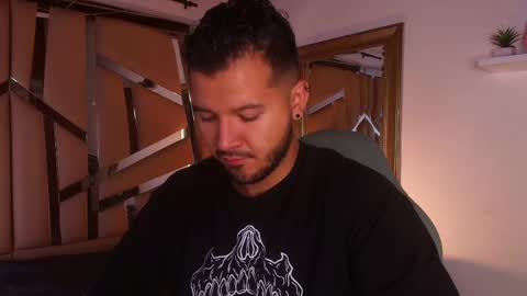 Snapshot of mr_mikee_ chatting on 10, 9, 2025 MIKEE online show from 10, 9, 2025