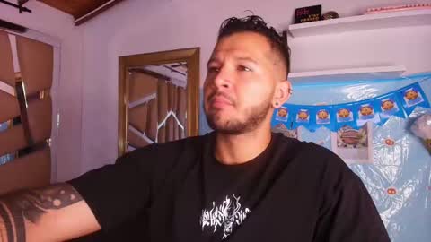 Snapshot of mr_mikee_ chatting on 24, 9, 2025 MIKEE online show from 24, 9, 2025
