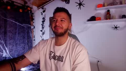 Snapshot of mr_mikee_ chatting on 17, 10, 2025 MIKEE online show from 17, 10, 2025