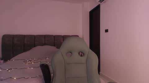 Snapshot of mr_mikee_ chatting on 5, 11, 2025 MIKEE online show from 5, 11, 2025