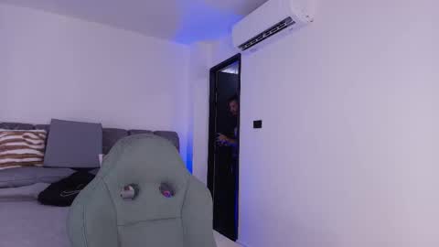 Snapshot of mr_mikee_ chatting on 9, 11, 2025 MIKEE online show from 9, 11, 2025