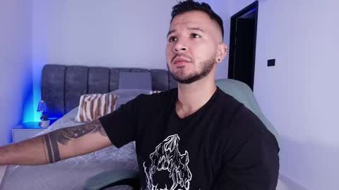 Snapshot of mr_mikee_ chatting on 11, 11, 2025 MIKEE online show from 11, 11, 2025