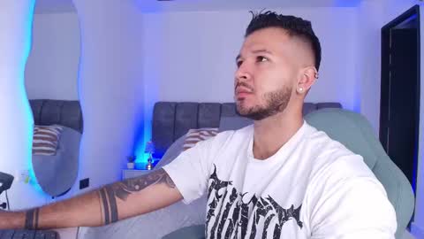 Snapshot of mr_mikee_ chatting on 12, 11, 2025 MIKEE online show from 12, 11, 2025