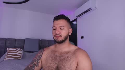 Snapshot of mr_mikee_ chatting on 20, 11, 2025 MIKEE online show from 20, 11, 2025