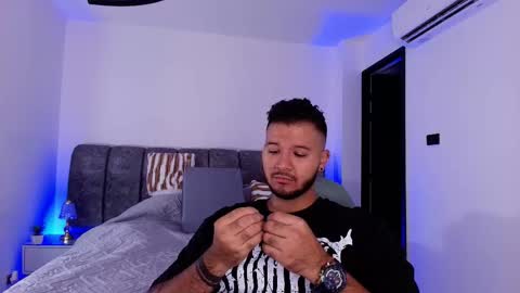 Snapshot of mr_mikee_ chatting on 27, 11, 2025 MIKEE online show from 27, 11, 2025