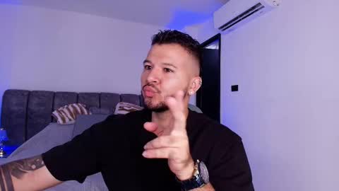 Snapshot of mr_mikee_ chatting on 28, 11, 2025 MIKEE online show from 28, 11, 2025