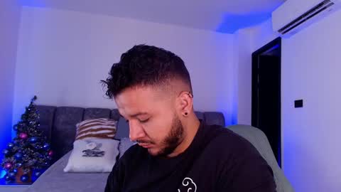 Snapshot of mr_mikee_ chatting on 30, 11, 2025 MIKEE online show from 30, 11, 2025