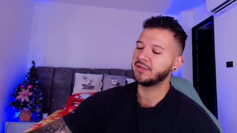 Snapshot of mr_mikee_ chatting on 4, 12, 2025 MIKEE online show from 4, 12, 2025