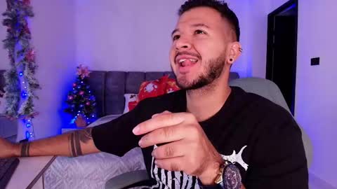 Snapshot of mr_mikee_ chatting on 15, 12, 2025 MIKEE online show from 15, 12, 2025