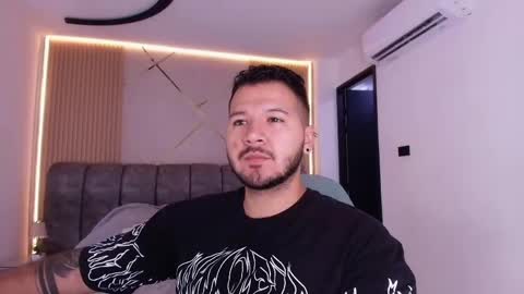 MIKEE online show from 7, 4, 2026