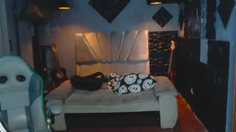 Snapshot of mr_mois chatting on 21, 6, 2026 mr_mois online show from 21, 6, 2026