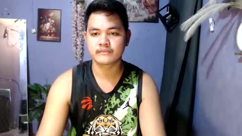 Snapshot of mr_olivercummerx chatting on 6, 4, 2026 mr_olivercummerx online show from 6, 4, 2026