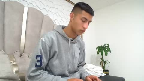 Mr Porn  online show from 8, 6, 2026