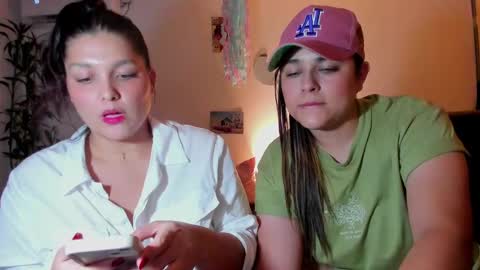 Snapshot of mrbuu_ chatting on 6, 12, 2024 Laura online show from 6, 12, 2024