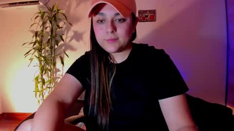 Snapshot of mrbuu_ chatting on 18, 12, 2024 Laura online show from 18, 12, 2024