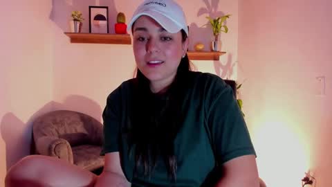 Snapshot of mrbuu_ chatting on 12, 2, 2025 Laura online show from 12, 2, 2025