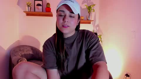 Snapshot of mrbuu_ chatting on 14, 2, 2025 Laura online show from 14, 2, 2025