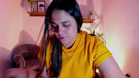 Snapshot of mrbuu_ chatting on 18, 2, 2025 Laura online show from 18, 2, 2025