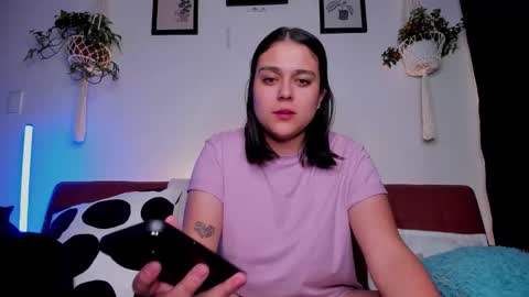 Snapshot of mrbuu_ chatting on 8, 10, 2025 Laura online show from 8, 10, 2025