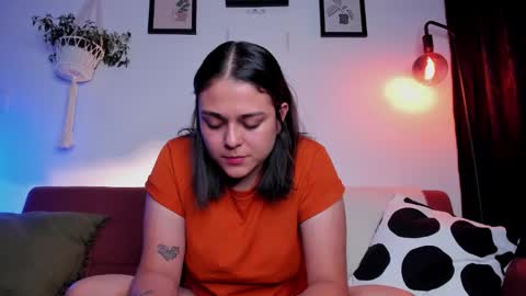 Snapshot of mrbuu_ chatting on 20, 11, 2025 Laura online show from 20, 11, 2025