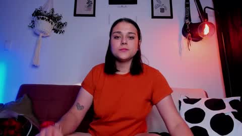 Snapshot of mrbuu_ chatting on 26, 11, 2025 Laura online show from 26, 11, 2025