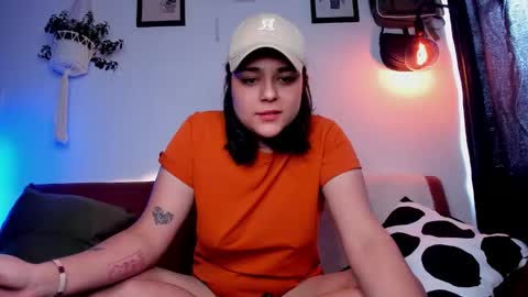 Snapshot of mrbuu_ chatting on 1, 12, 2025 Laura online show from 1, 12, 2025