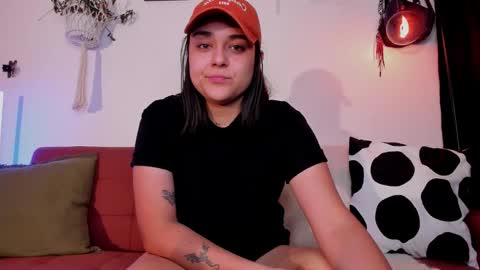 Snapshot of mrbuu_ chatting on 17, 1, 2026 Laura online show from 17, 1, 2026