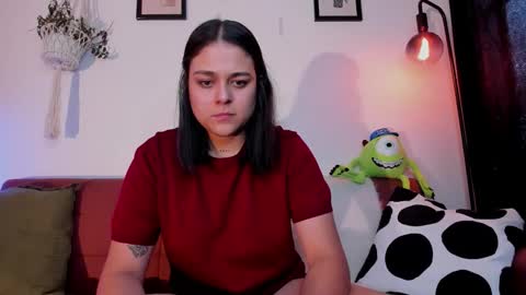 Snapshot of mrbuu_ chatting on 2, 2, 2026 Laura online show from 2, 2, 2026