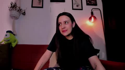 Snapshot of mrbuu_ chatting on 23, 2, 2026 Laura online show from 23, 2, 2026