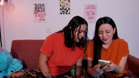 Snapshot of mrbuu_ chatting on 27, 3, 2026 Laura online show from 27, 3, 2026