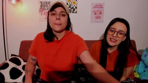 Snapshot of mrbuu_ chatting on 10, 4, 2026 Laura online show from 10, 4, 2026