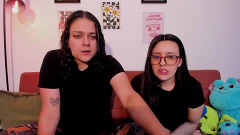 Snapshot of mrbuu_ chatting on 22, 4, 2026 Laura online show from 22, 4, 2026