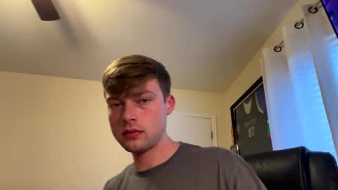 Snapshot of mrcoolguy68 chatting on 5, 4, 2026 mrcoolguy68 online show from 5, 4, 2026