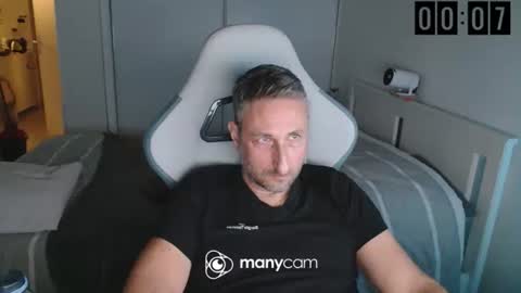 Snapshot of mrdr000 chatting on 2, 4, 2026 mrdr000 online show from 2, 4, 2026