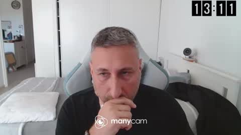 Snapshot of mrdr000 chatting on 16, 4, 2026 mrdr000 online show from 16, 4, 2026