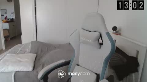 Snapshot of mrdr000 chatting on 17, 4, 2026 mrdr000 online show from 17, 4, 2026