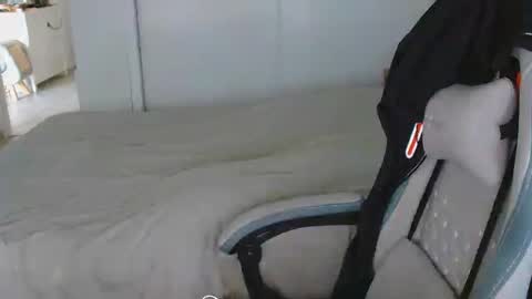 Snapshot of mrdr000 chatting on 2, 8, 2026 mrdr000 online show from 2, 8, 2026