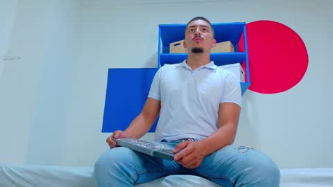 Mr Fox online show from 19, 9, 2025