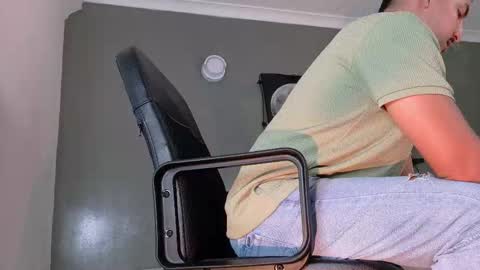 Mr Fox online show from 27, 10, 2025