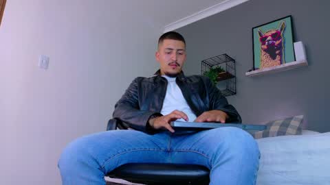 Mr Fox online show from 31, 3, 2026