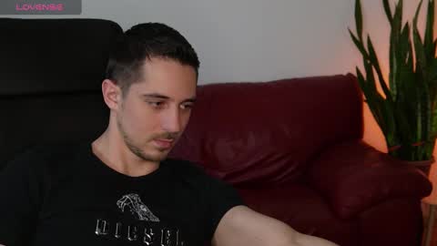 Snapshot of mrgreeneyes01 chatting on 5, 2, 2025 juan luis online show from 5, 2, 2025