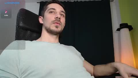Snapshot of mrgreeneyes01 chatting on 23, 2, 2025 juan luis online show from 23, 2, 2025