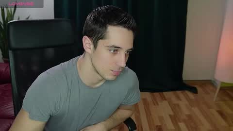 Snapshot of mrgreeneyes01 chatting on 6, 3, 2025 juan luis online show from 6, 3, 2025