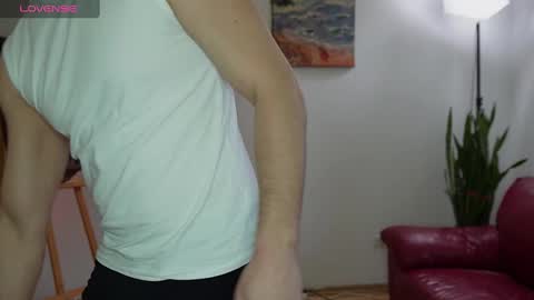 Snapshot of mrgreeneyes01 chatting on 10, 3, 2025 juan luis online show from 10, 3, 2025
