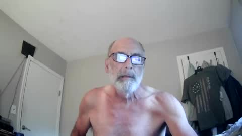 Snapshot of mrjames59 chatting on 1, 8, 2026 mrjames59 online show from 1, 8, 2026